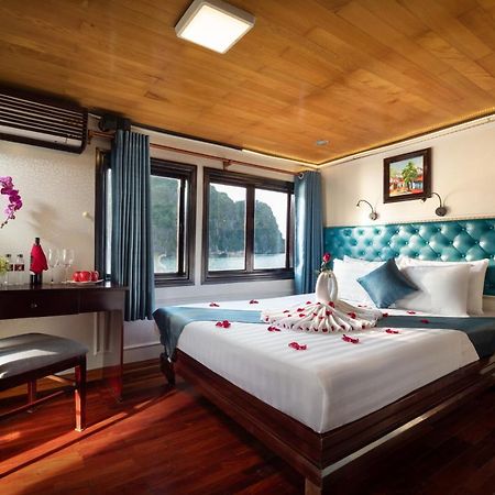 Charm Boutique Cruise Hotel ฮาลอง ภายนอก รูปภาพ