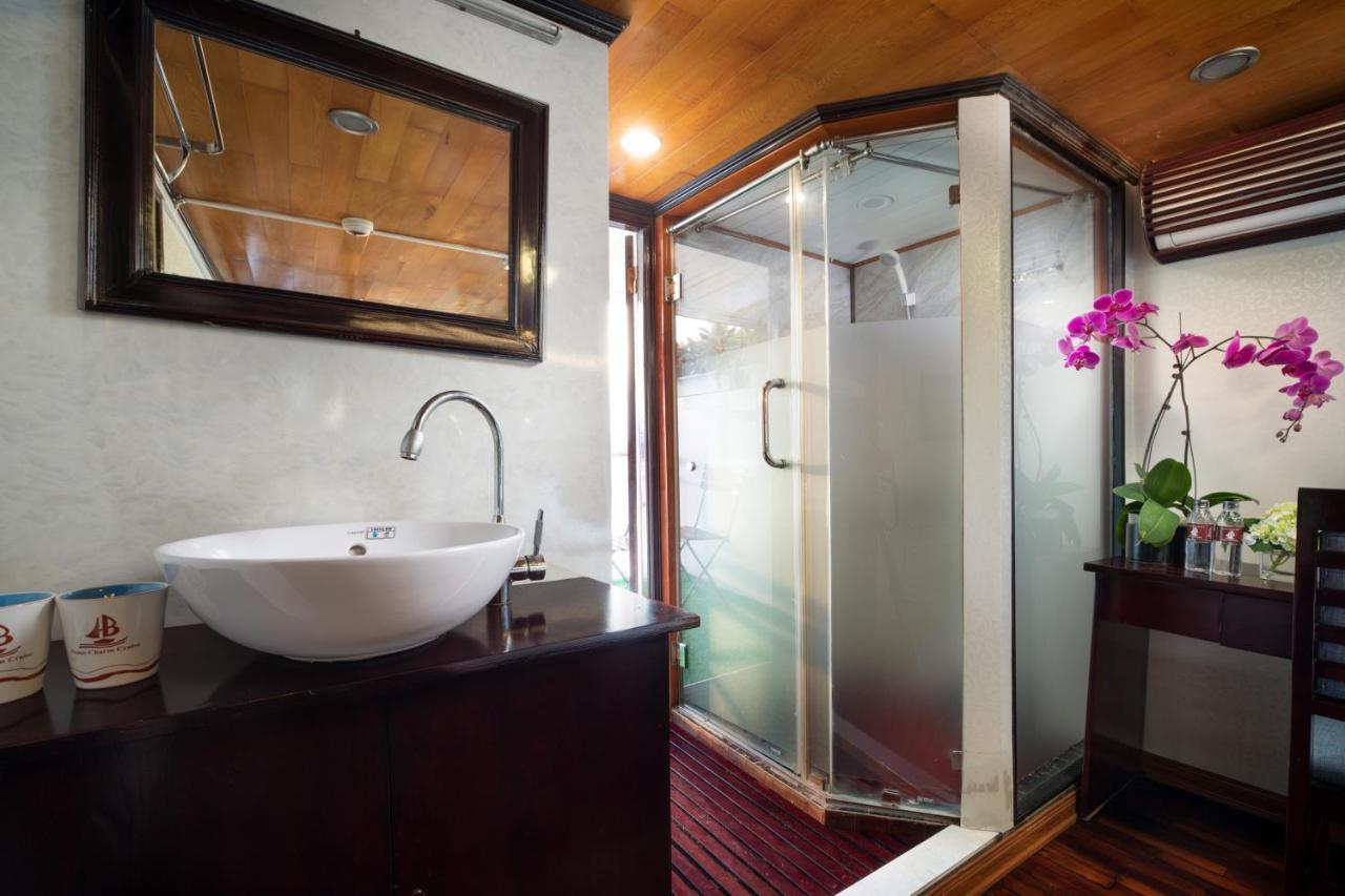 Charm Boutique Cruise Hotel ฮาลอง ภายนอก รูปภาพ