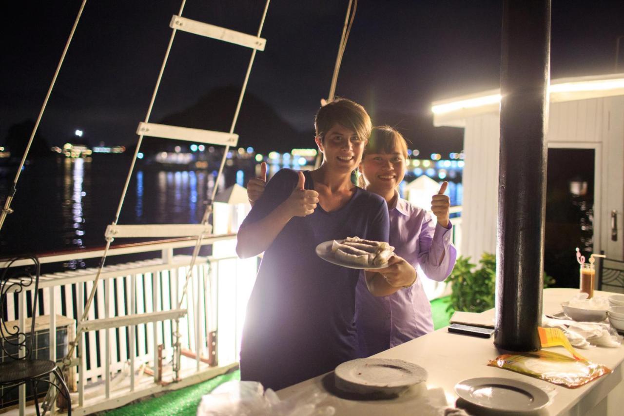 Charm Boutique Cruise Hotel ฮาลอง ภายนอก รูปภาพ